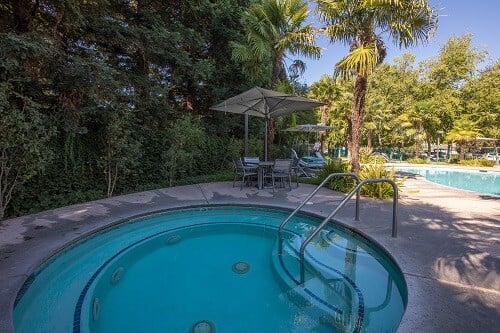 Stirling Oaks Hot Tub