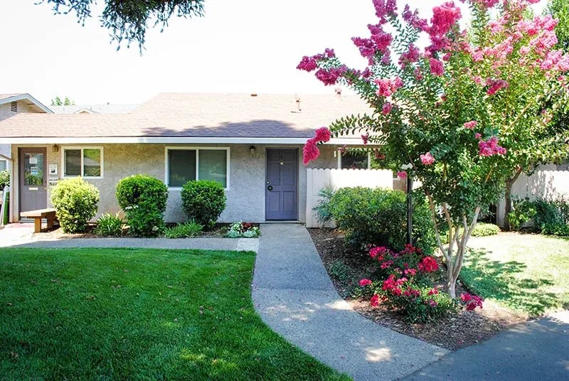 Rosewood exterior 5