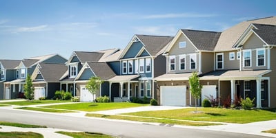 Maintaining Community Standards: Dos and Don'ts for HOA Board Members-featured