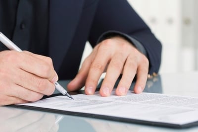 What an HOA Board Should Consider Before Signing a Management Contract-featured