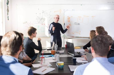 Navigating the Transition Process with New HOA Board Members-featured