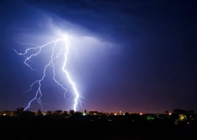 Tips to Stay Safe When Lightning Strikes Your Homeowners Association-featured