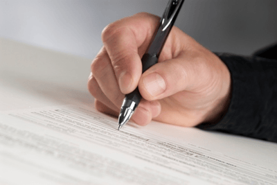 Rental Living Tips: What to Consider Before Signing the Lease-featured