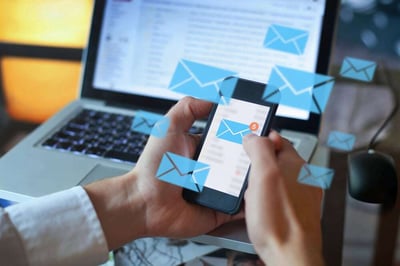 How Should Rental Property Owners Communicate With Renters?-featured