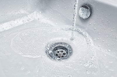 Indoor Water Conservation Tips for Homeowners Association Residents-featured